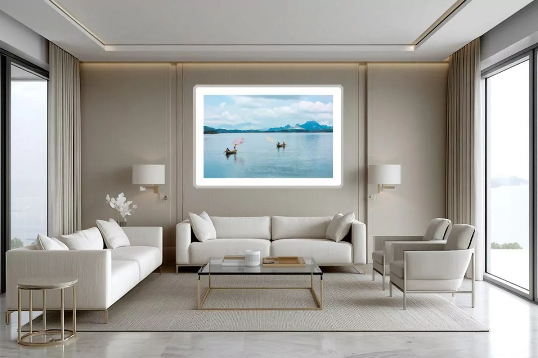 Precision in Motion. Displayed in a serene, minimalist coastal penthouse. The soft, expansive whites and diffused lighting of the architecture create a tranquil environment of suspended gravity, allowing the absolute timing of the blooming fishing nets to breathe completely unhindered.